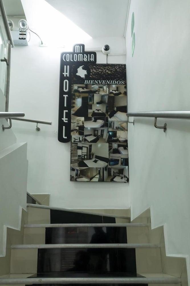 Ayenda 1254 Mi Colombia Hotel Medellin Exterior photo