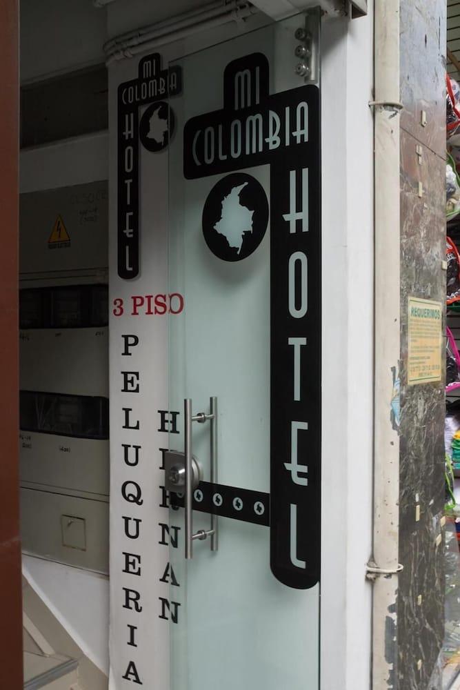 Ayenda 1254 Mi Colombia Hotel Medellin Exterior photo