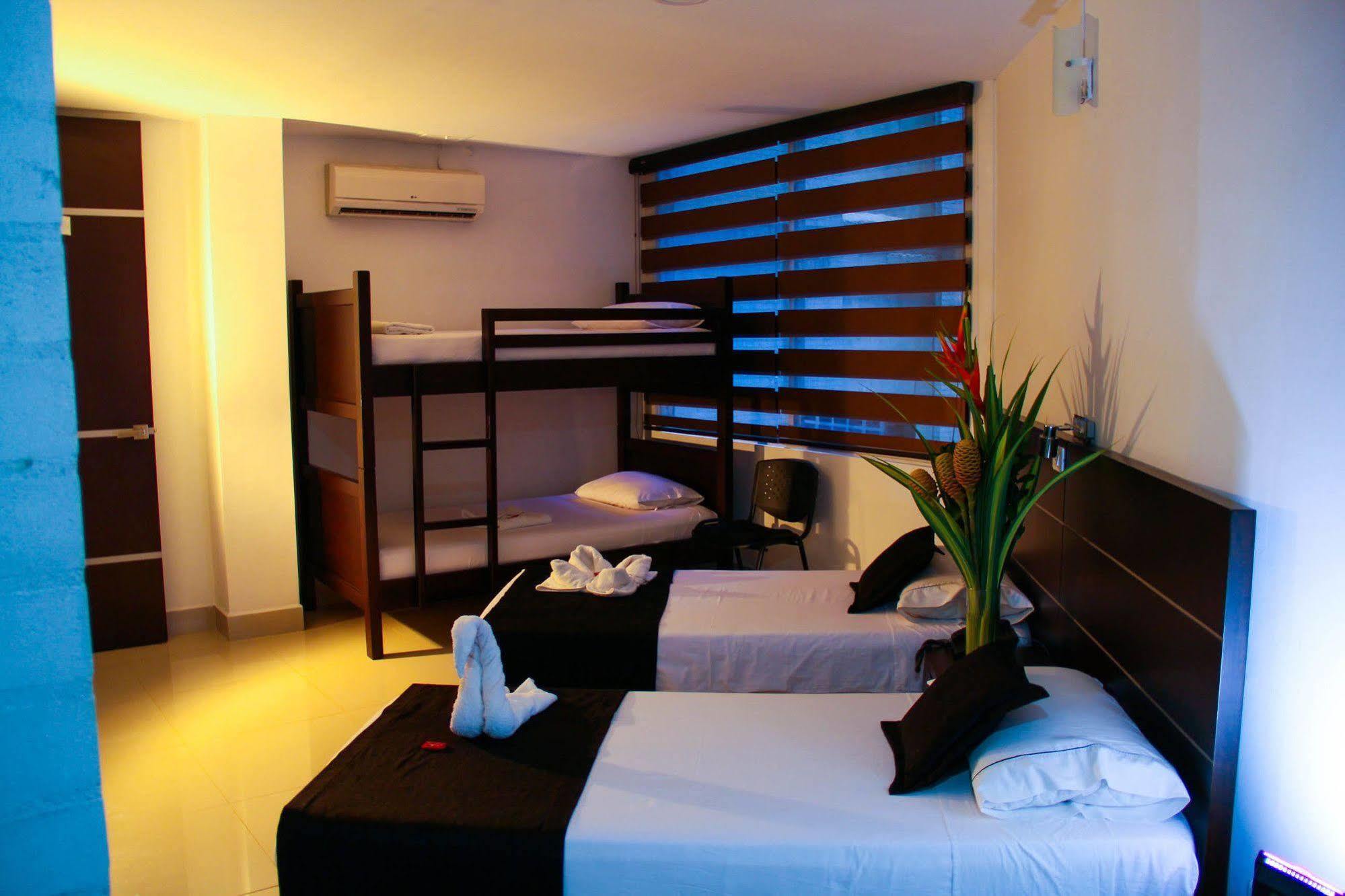 Ayenda 1254 Mi Colombia Hotel Medellin Exterior photo