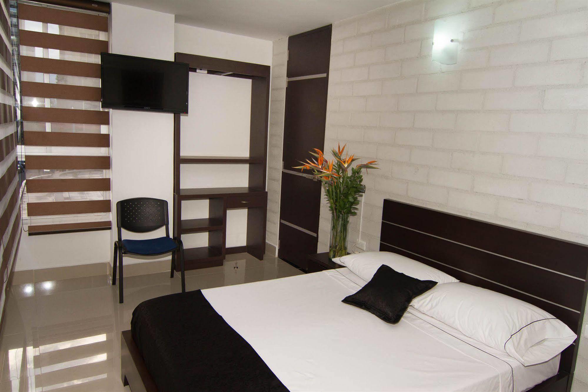 Ayenda 1254 Mi Colombia Hotel Medellin Exterior photo